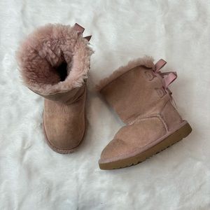Toddle Size 9 Pink Bow Uggs